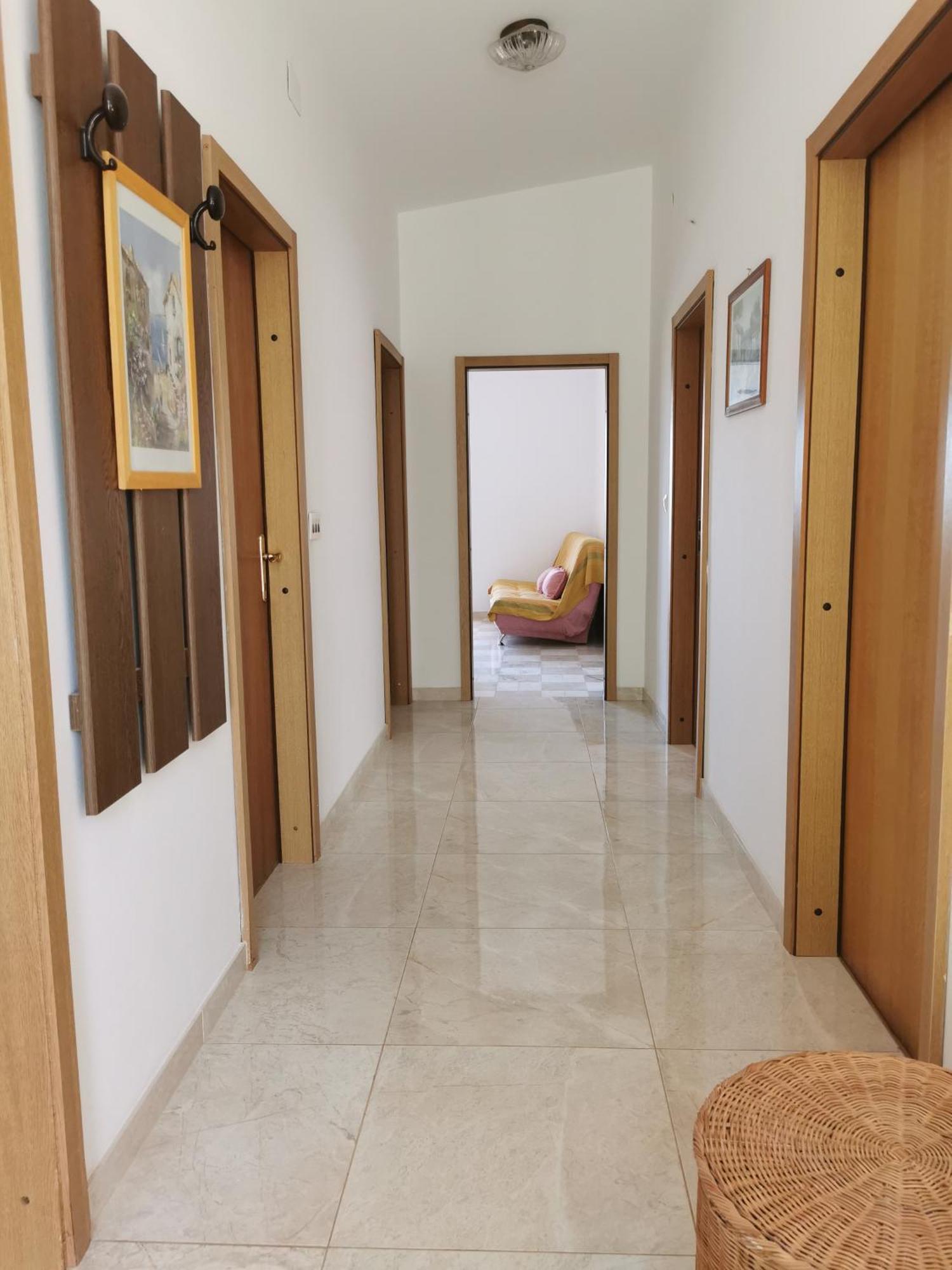 Kira - Spacious With Sea View * Liznjan