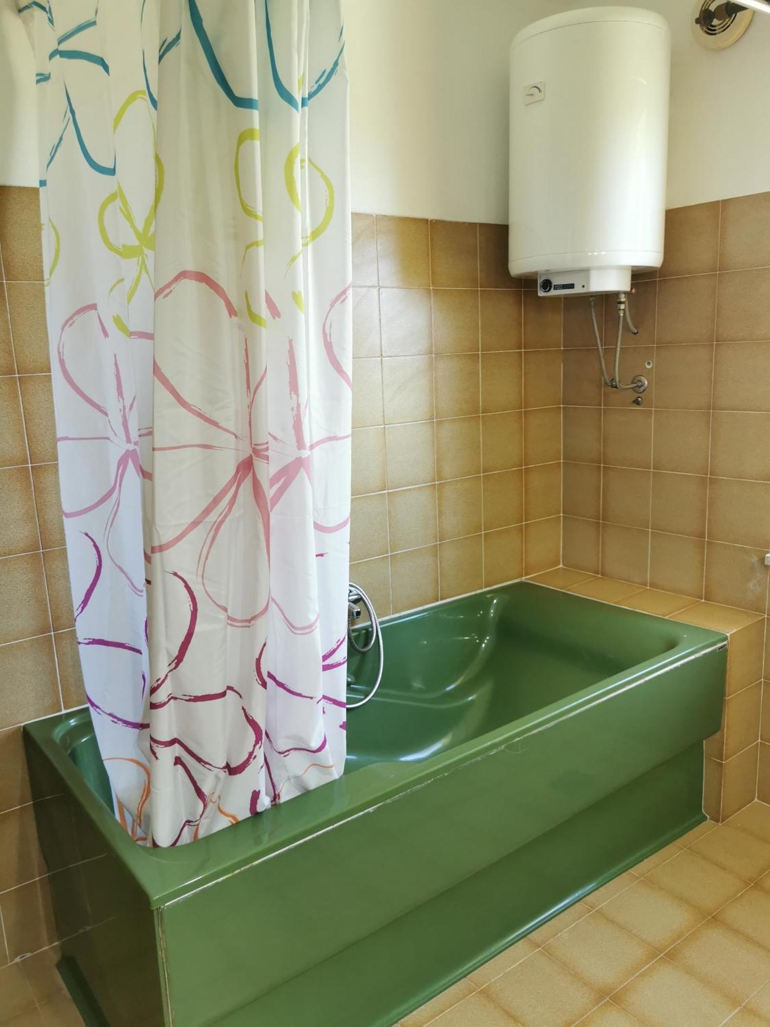 Apartment Kira - Spacious With Sea View