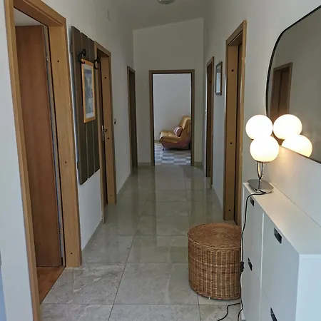 Apartment Kira - Spacious Apartment With Sea View Ližnjan Exterior foto