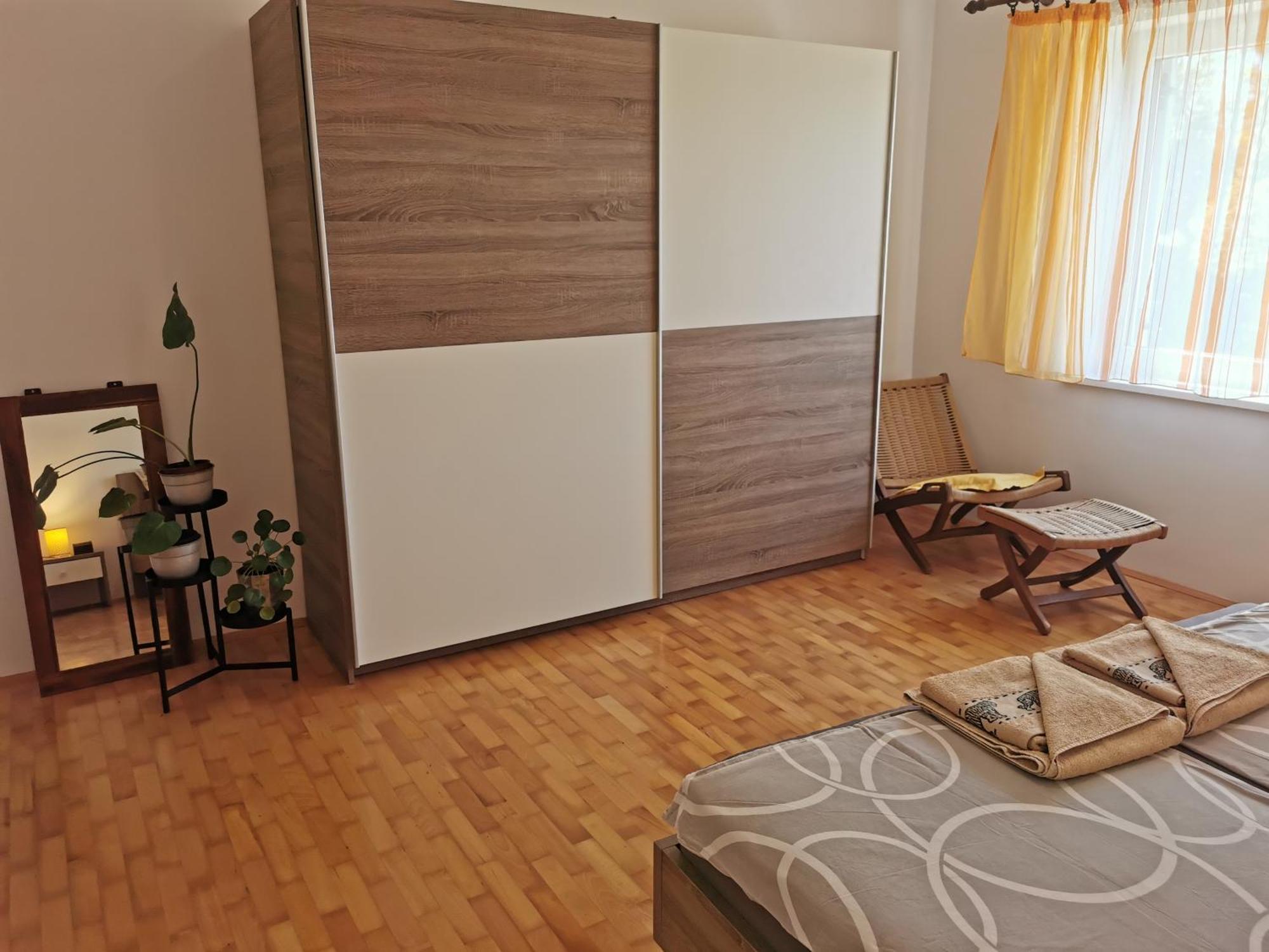 Kira - Spacious With Sea View Apartament