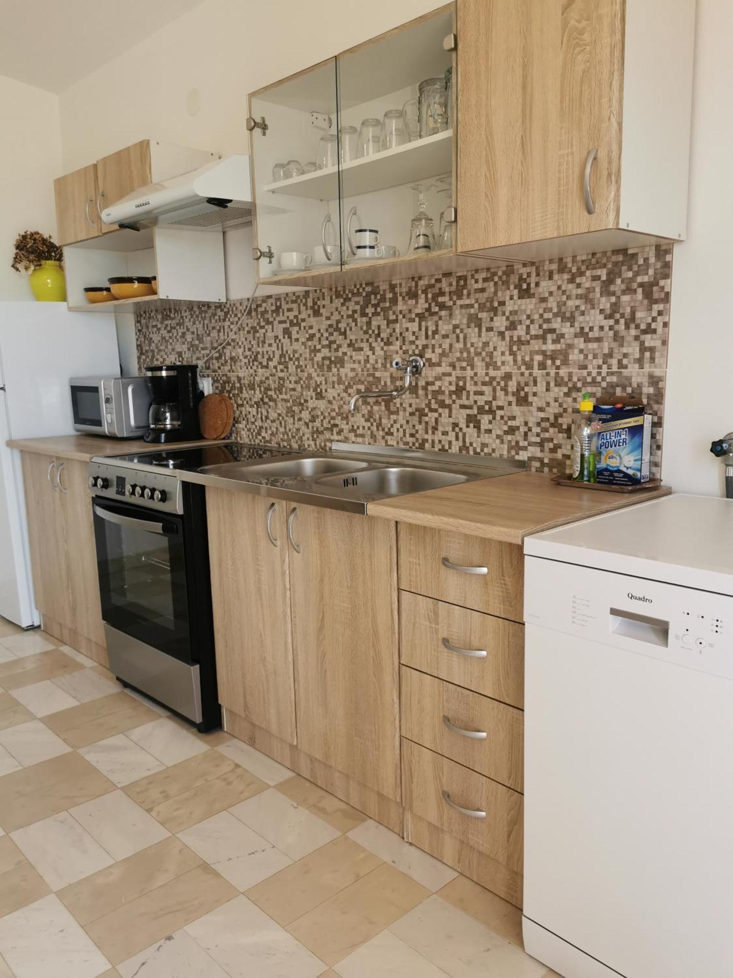 Apartament Kira - Spacious With Sea View